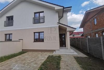 Casă individuală cu 4 camere în Moșnița Nouă