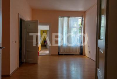 Apartament la casa 52 mp 2 camere terasa pivnita central Cisnadie - 6