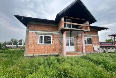 Casă individuală cu 6 camere în Dornești