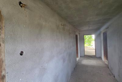 CASA/SPATIU COMERCIAL - GENUNENI - 35