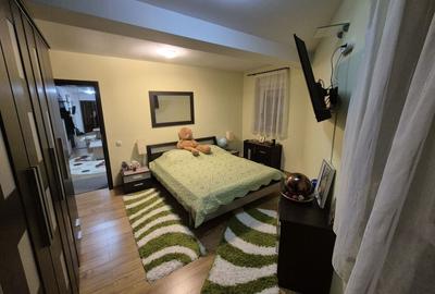 Apartament cu 2 camere semidecomandat, mobilat în Valea Aurie