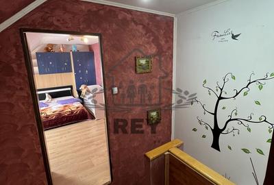 De vanzare- Apartament 3 camere str Luptei - 7