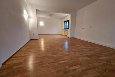 PROPRIETAR 3 Camere, DOMENII-SANDU ALDEA, Cu Parcare, Vedere si Pozitie de TOP - 10