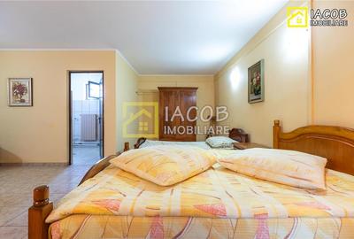 Pensiune cu 15 camere de cazare, restaurant, corpuri administrative, terenuri cu - 16