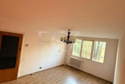 Apartament cu 3 camere decomandat în Drumul Taberei