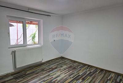 Casă / Vilă cu 6 camere de vânzare în zona Mihai Viteazu - 4