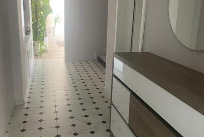 Mamaia Nord - Vila tip duplex P+2 , pe partea marii , la doi pasi de plaja - 5