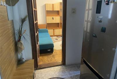 Apartament 2 camere, cartier Sud , et 3 4 , decomandat , centrala termica propri - 12