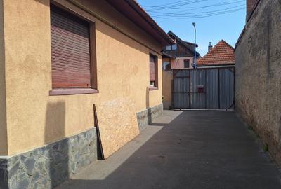 Vand casa in Bartolomeu vis a vis stadion Tineretului - 2