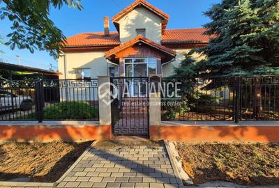 Casă individuală cu 5 camere în Central