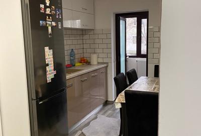 - Apartament 2 camere La Cheie, Totul Nou Progresu, etaj 1 - 4