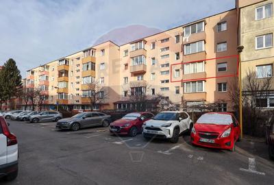 Apartament cu 2 camere semidecomandat, mobilat în Vlahuță
