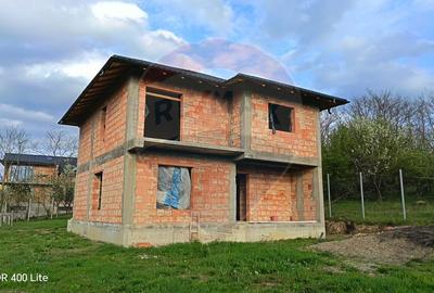 Teren 1430 cu autorizație pentru 2 case | Casă ridicată la roșu - 2