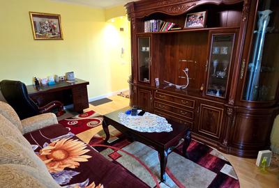 INCHIRIEZ Apartament 2 camere, mobilat, loc parcare, bloc NOU Cug rond