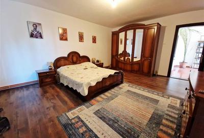 CASA P +E , 5 camere -Cosoveni - 7
