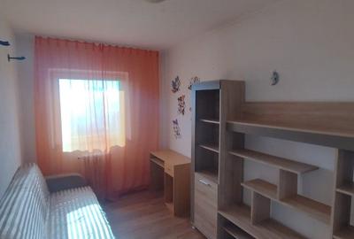 Apartament 3 Camere, Zona Vasile Aaron, 65mp, Mobilat si Utilat - 1