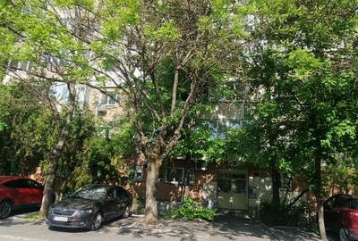 Apartament 4 camere, centrală proprie, parcare, 5 min metrou Apărătorii Patriei - 10