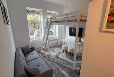 Studio mobilat și utilat | Parcare inclusă | Vedere stradală | Grădină - 2