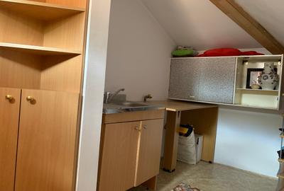 Închiriez 2 camere din care una la mansarda - conditii bune. - 9