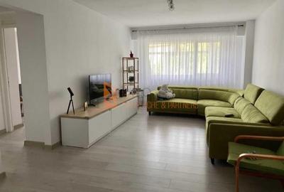 Apartament 3 camere cf 1 decomandat zona 1 Decembrie