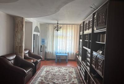 Casă individuală cu 5 camere în Chitila