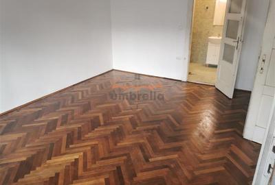 Apartament cu 3 camere decomandat în Semicentral