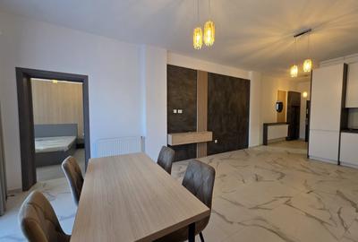 Apartament cu 3 camere decomandat, mobilat în Exterior Est