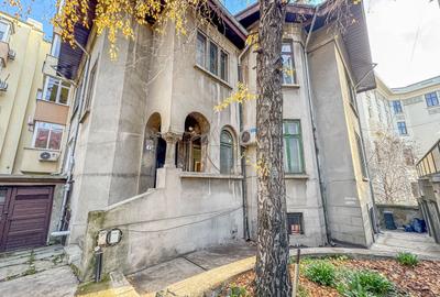 Apartament cu 4 camere în Cișmigiu