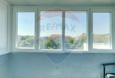 Apartament cu 3 camere decomandat, mobilat în Aradului