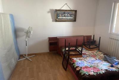 Apatament 2 camere , zona ultacentrala - Piata Moldovei , et 3 4 , decomandat , - 4