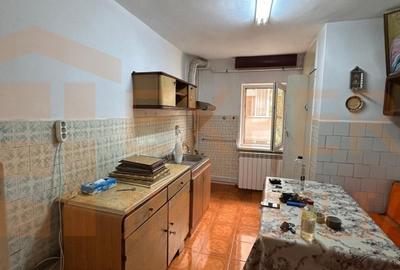 Apartament 4 camere de vânzare în Poarta 6, etaj intermediar - 6