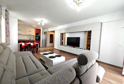 Apartament cu 2 camere nedecomandat, mobilat în Tractorul
