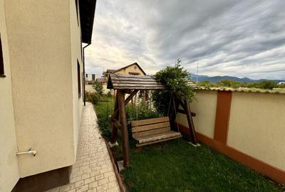 Casă Spațioasă de Vânzare în Ghimbav | Două Apartamente | Teren 579 mp - 25