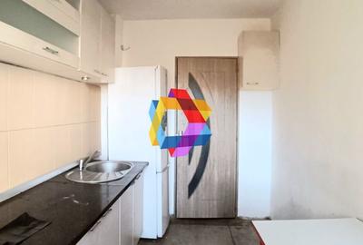 Apartament cu 3 camere decomandat, mobilat în Răcădău