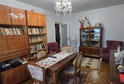 Apartament de vânzare – Piața Abator, etaj 1, decomandat - 8