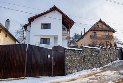 Casă cu 6 camere în Turcheș