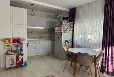 Apartament cu 2 camere decomandat, mobilat în Exterior Est