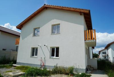 Casa 3 camere in vila tip duplex, curte 100mp, 2024