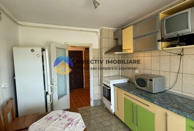 Apartament 3 camere spatios - zona 1 Mai - 13