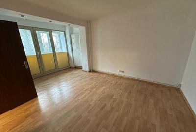 Vanzare 3 Camere Burebista - Alba Iulia, Bloc Monolit, Centrală Proprie - 1