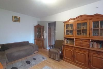 Apartament cu 4 camere semidecomandat, mobilat în Olteniței