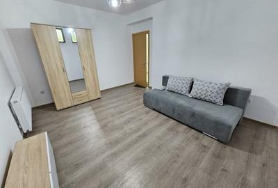 Apartament cu 3 camere decomandat în Tineretului