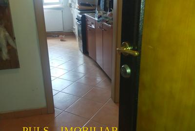 Piața Tomis 3: Apartament două  camere ,confort maxim , gaze,renovat , utilat - 1