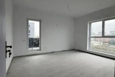 Apartament cu 3 camere decomandat în Theodor Pallady