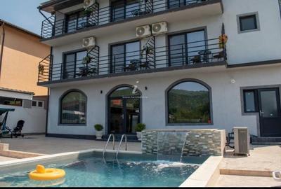Hotel/Pensiune, 256 mp în Eșelnița
