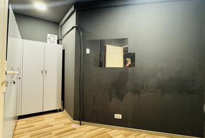 Spatiu comercial, stradal , de inchiriat in Bdul Decebal - 8
