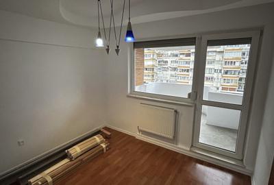 Spre închiriere apartament 3 camere - 4