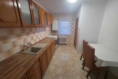 Apartament cu 3 camere, decomandat, balcon, zona Kaufland Manastur - 1