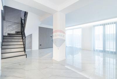 Casă cu 5 camere în Odăi