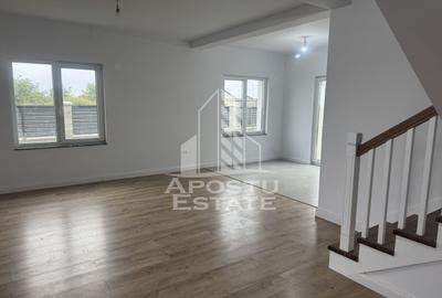 Duplex  despărțit prin garaj și camera tehnică în Giarmata - 19